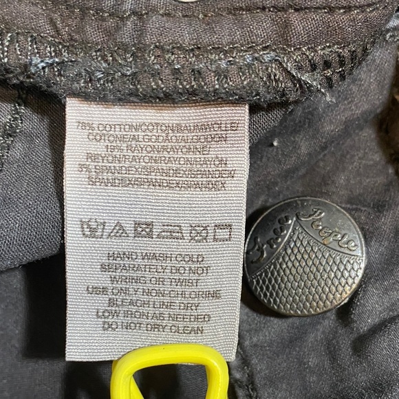 Free People Faded Black Jeans with calf zipper-discontinued style- women 24 - Picture 6 of 9